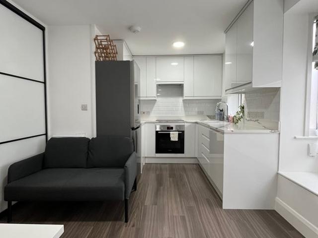 Studio for rent in North Kensington, Isle Of Man