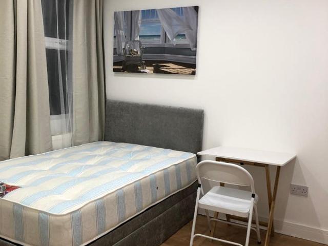 Studio for rent in Wealdstone, Greater London