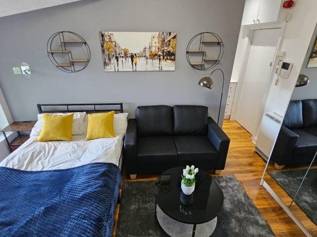 Studio for rent in Victoria Park, Manchester