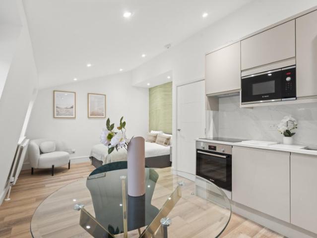 Studio for rent in Paddington, Isle Of Man