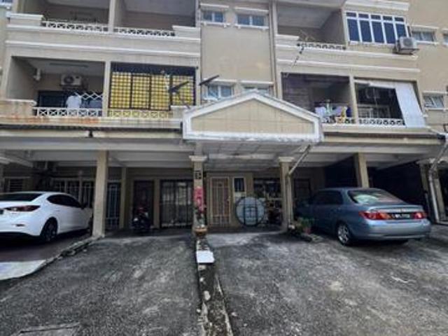 Townhouse for rent in Petaling, Alam Impian