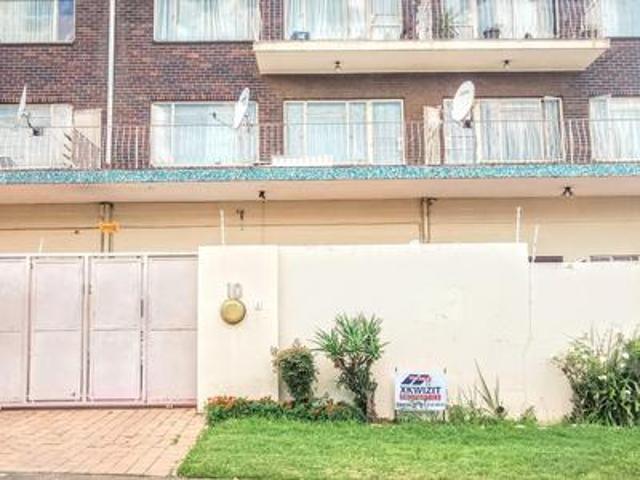 Apartment for sale in Vosloorus, Gauteng