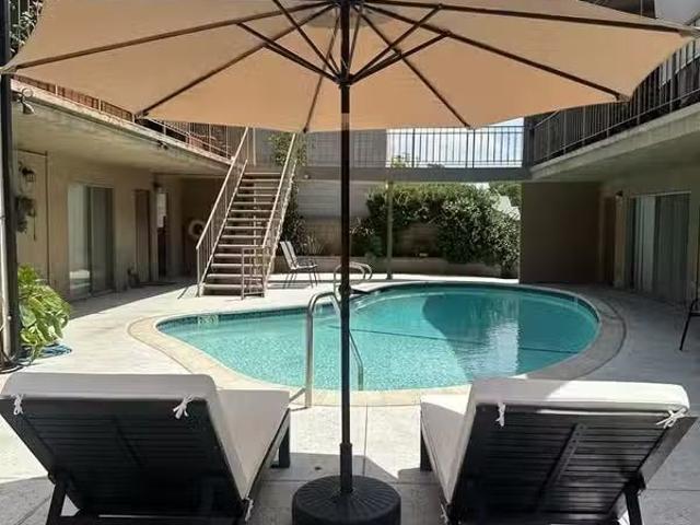 Condo for rent in Pasadena