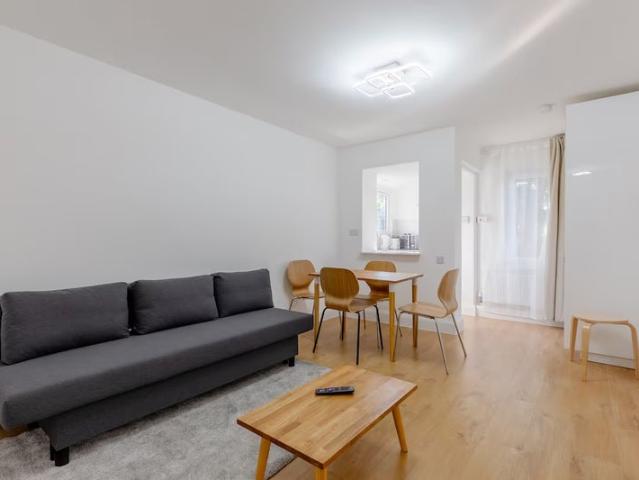 Apartment for rent in Custom House, Greater London
