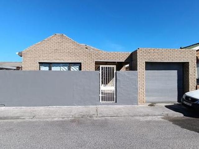 House for rent in Mitchells Plain, Western Cape