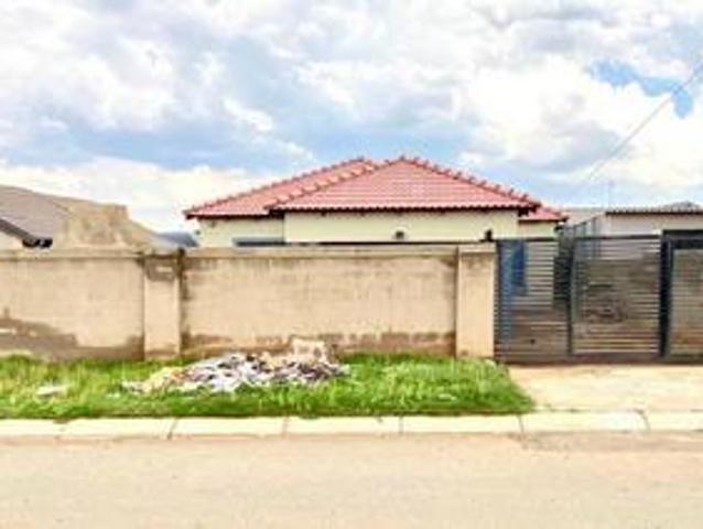 House for rent in Mohlakeng, Gauteng