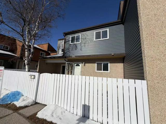 House for rent in Wedgewood, Alberta