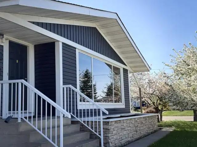 House for rent in Wedgewood, Alberta