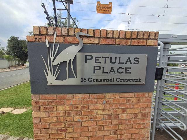 Townhouse for sale in Vosloorus, Gauteng