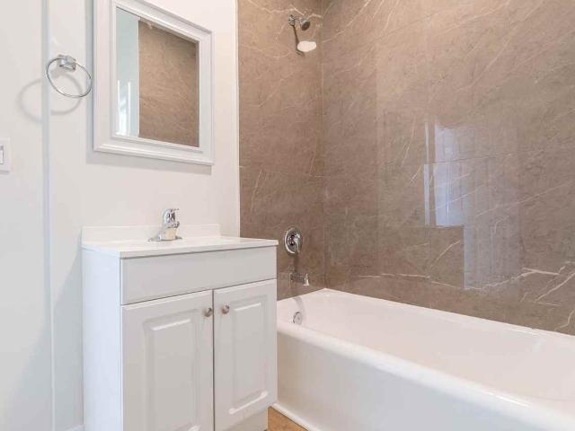 Apartment for rent in Canoga Park, California