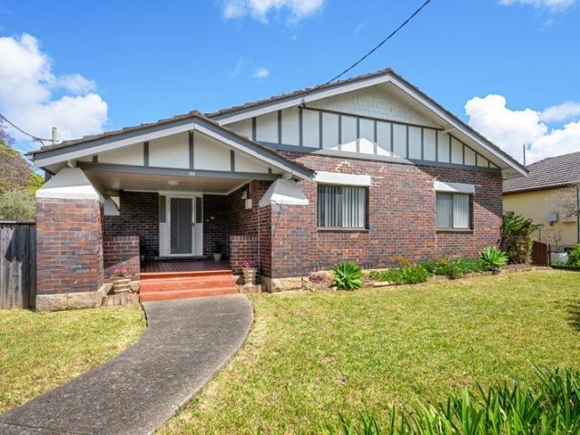 House for sale in Lower North Shore, Sydney