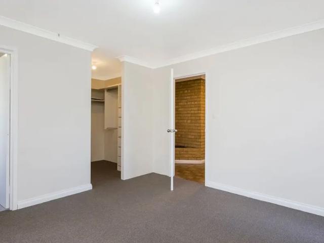 Apartment for rent in Halls Head