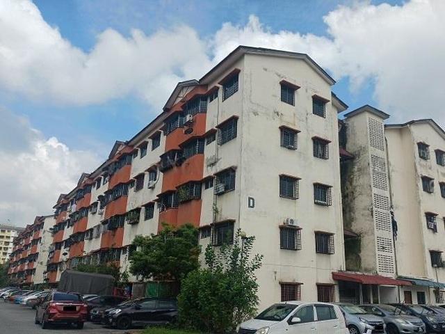 Flat for sale in Petaling, Damansara Damai