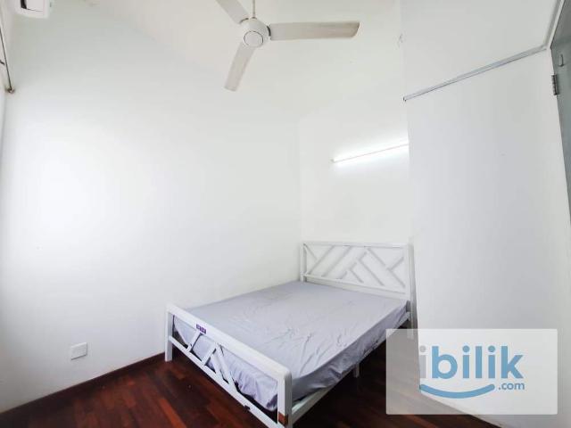 Room for rent in Petaling, Alam Impian