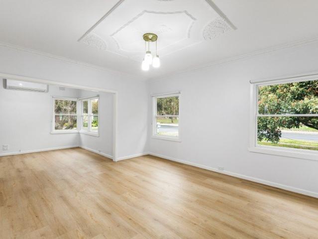House for rent in Oak Park, Melbourne
