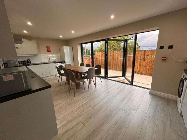 Room for rent in Lee Bank, Greater Manchester