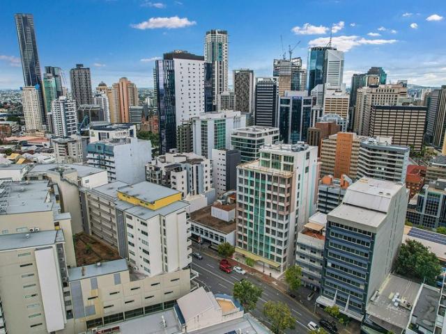 Office for sale in Toombul, Queensland