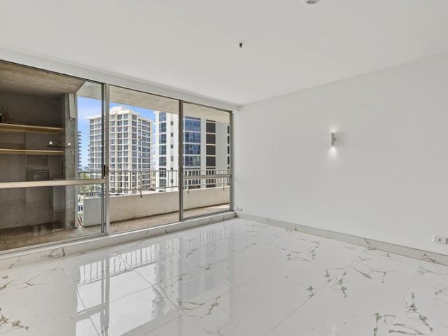 Apartment for sale in Surfers Paradise, Gold Coast City