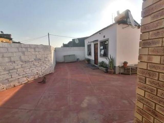 House for sale in Katlehong