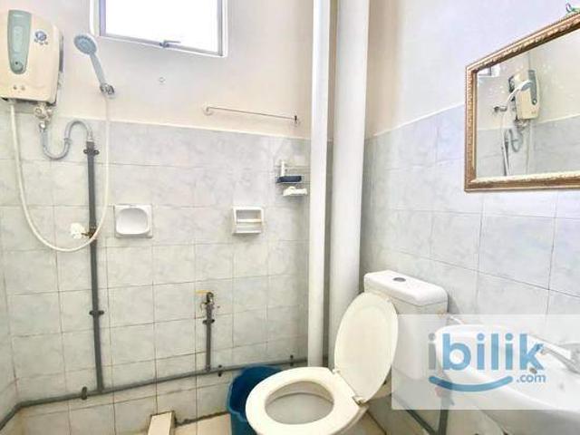 Room for rent in Petaling, Damansara Damai