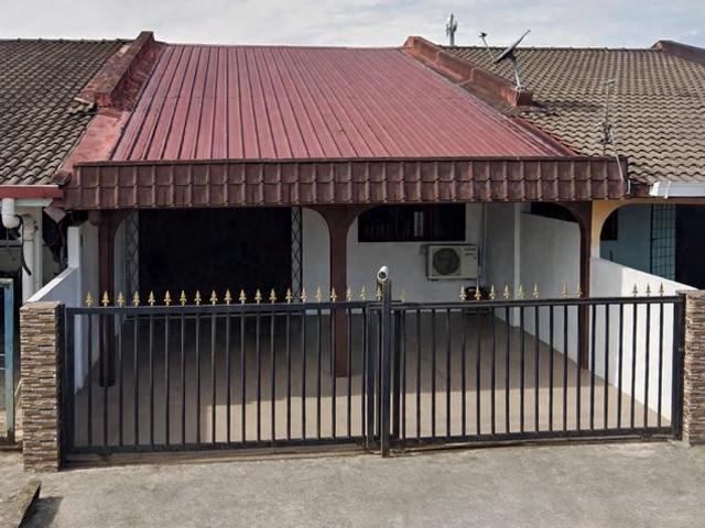 Terraced House for sale in Kuching, Bahagian Kuching
