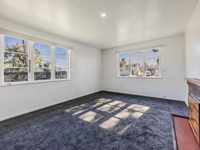 Apartment for rent in Point England, Maungakiekie-Tāmaki