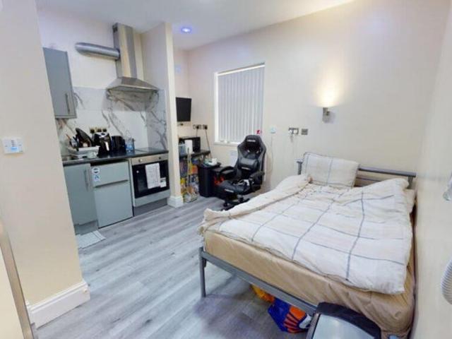 Studio for rent in Moseley, West Midlands