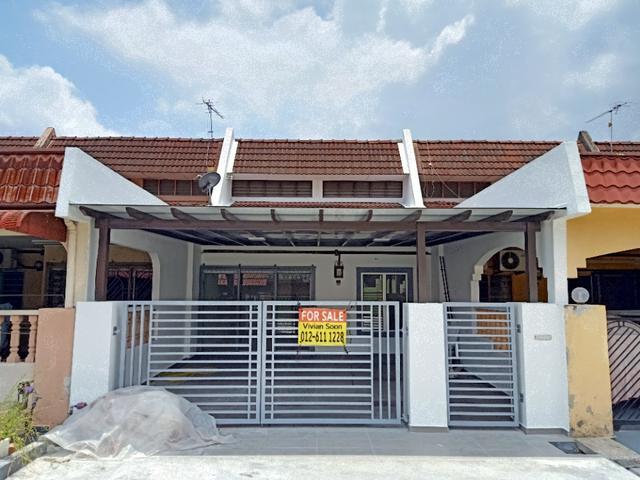 Terraced House for sale in Malaka