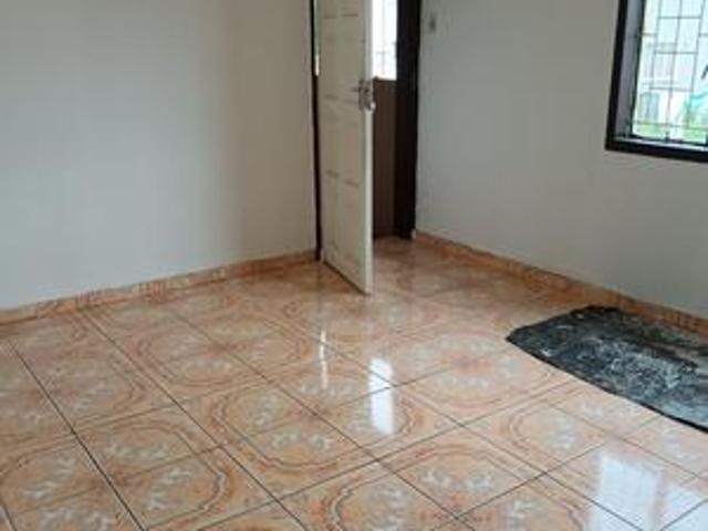 Apartment for rent in Newlands