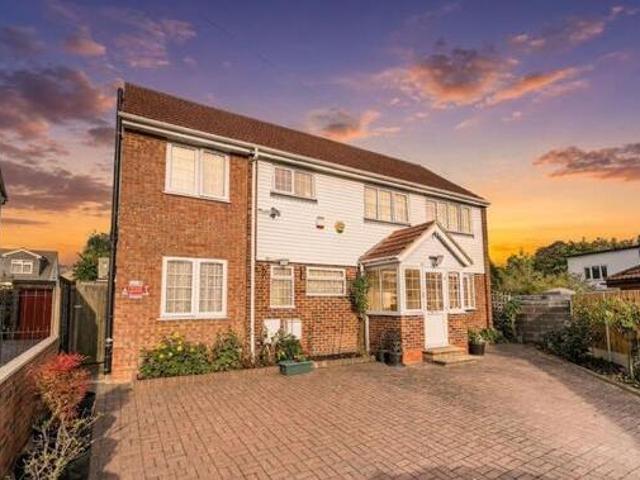 House for sale in Uxbridge, Greater London