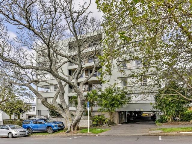 Apartment for rent in Newmarket