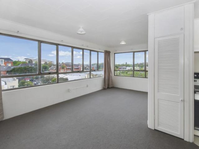 Apartment for rent in Newmarket
