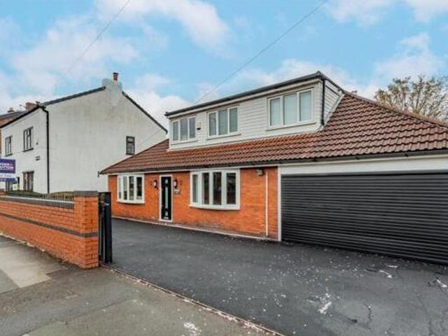 House for sale in Ashton-under-Lyne, Tameside