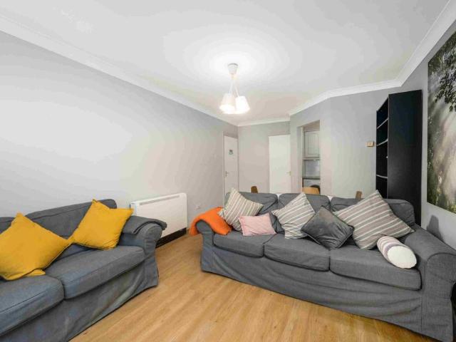 Apartment to rent in Bluebell, North Tipperary