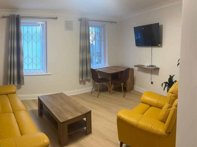 Apartment to rent in Bluebell, North Tipperary