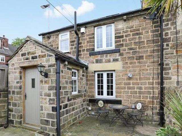 House for sale in Belle Isle, West Yorkshire