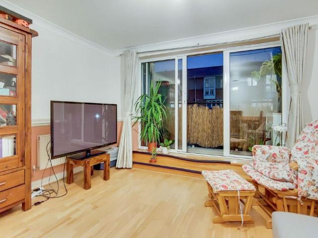 Apartment for rent in Virginia Quay, Blackwall