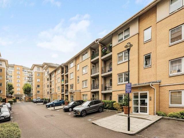 Apartment for rent in Virginia Quay, Blackwall