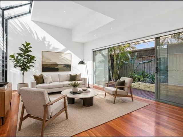 Townhouse for rent in Sydney, New South Wales