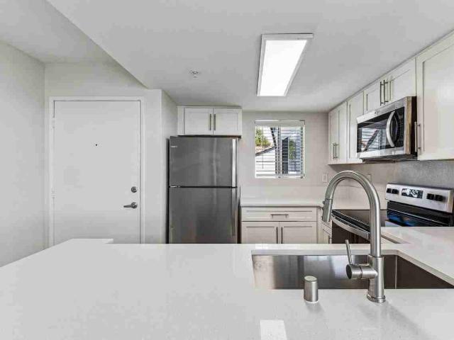 Apartment for rent in Costa Mesa, California