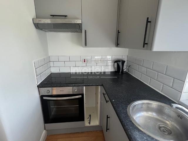 Apartment for rent in Plasnewydd, Falcon Lodge