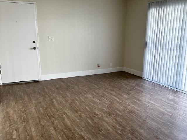 Apartment for rent in Corona Del Mar, California
