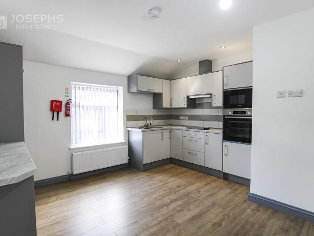 Apartment for rent in The Haulgh, Lee Bank