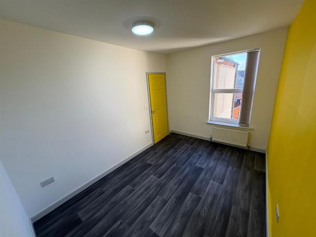 House for rent in Fallings Park, Park Village