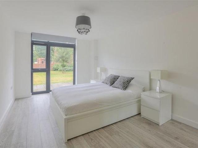 Apartment for rent in St Albans, Five Acres