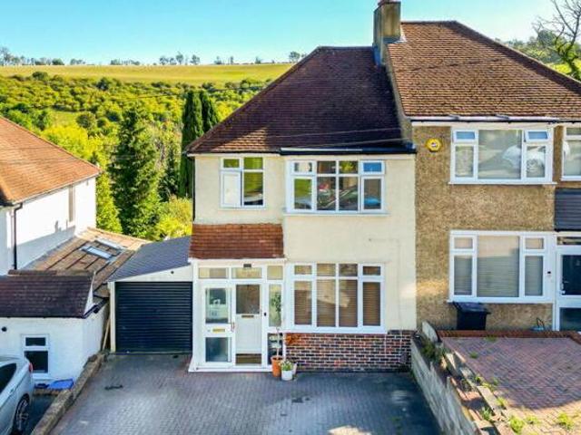 House for sale in Hillview, Surrey