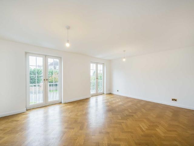 Townhouse for rent in London Borough of Merton, Greater London