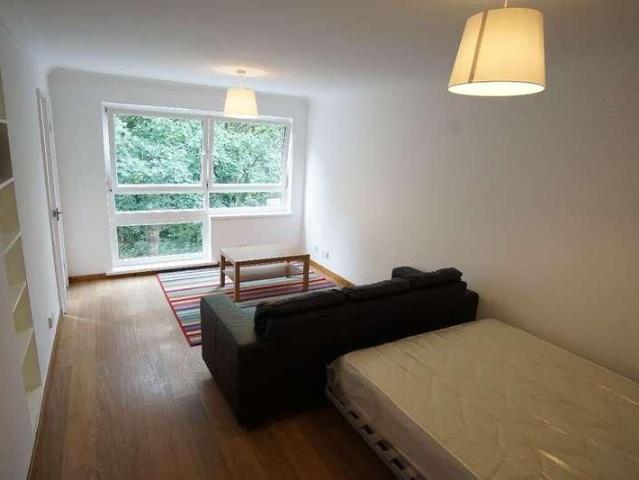 Studio for rent in Chapeltown, Leeds