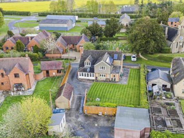 House for sale in Buckingham, Buckinghamshire