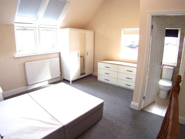 Apartment for rent in Gledhow Park, Leeds